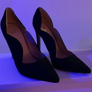JC black heels 8.5